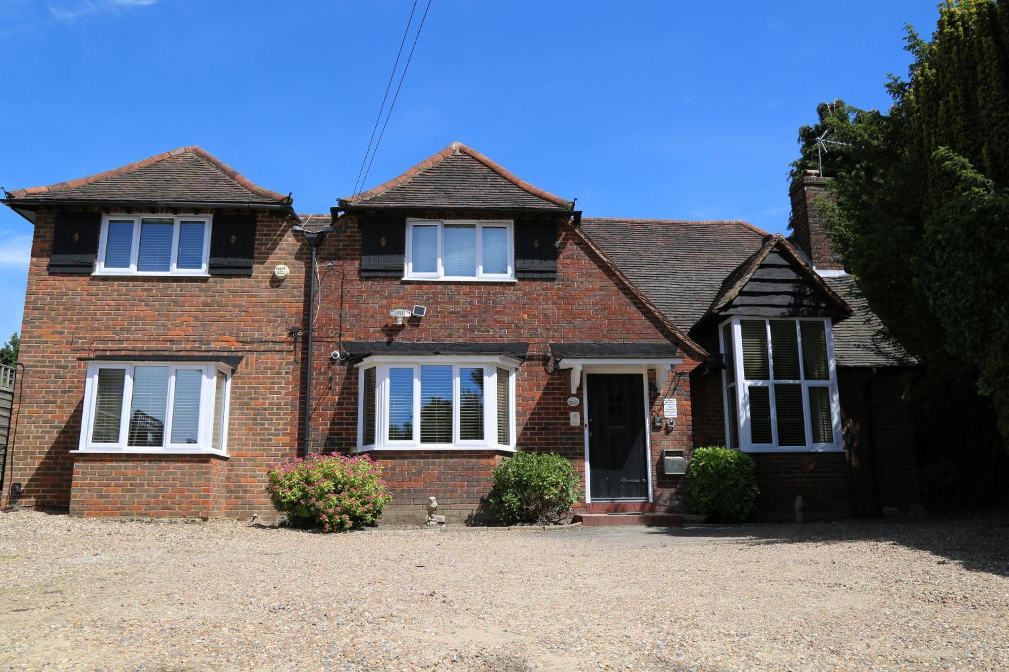 Debden Guest House Hillingdon Buitenkant foto