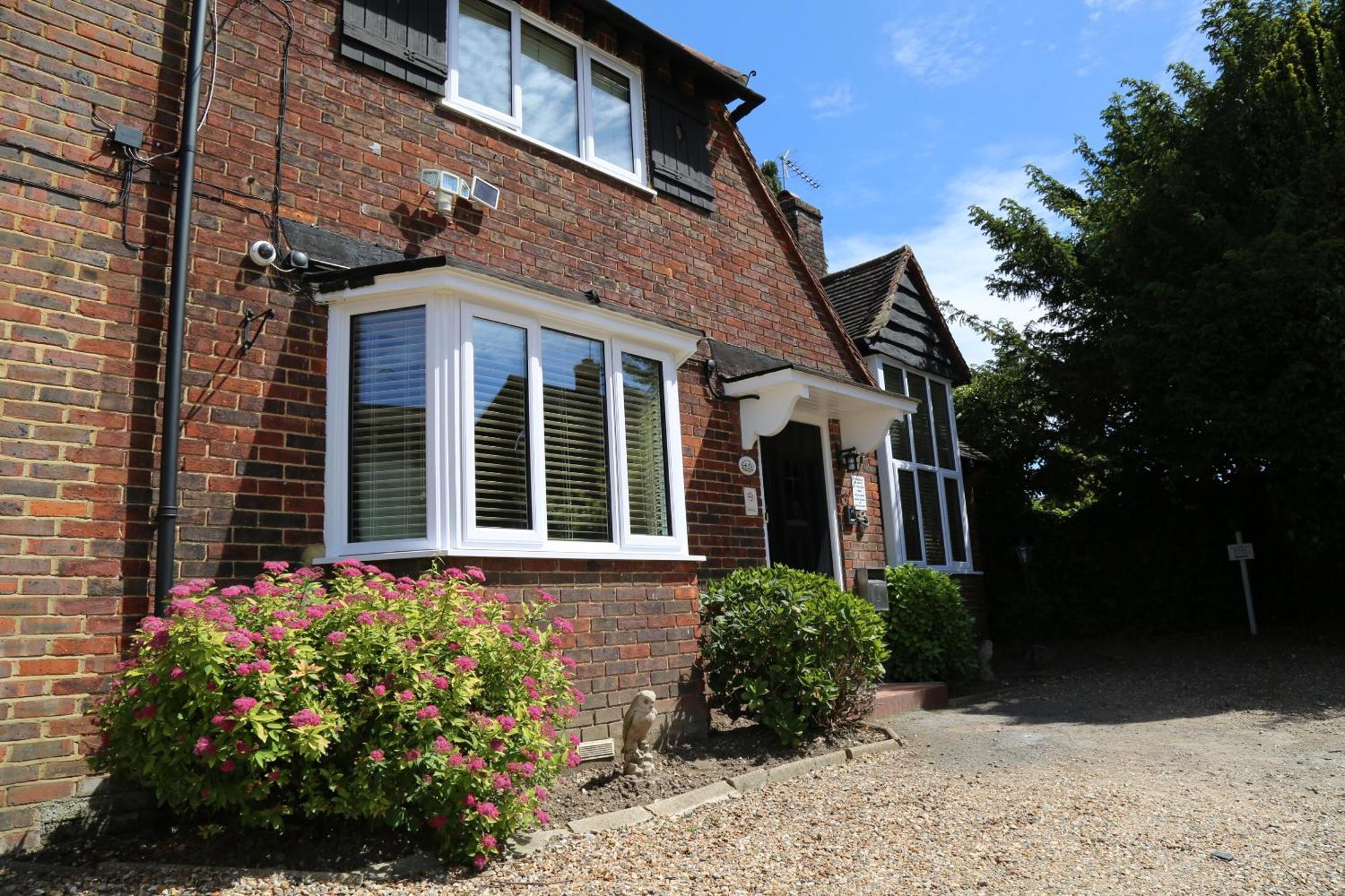 Debden Guest House Hillingdon Buitenkant foto